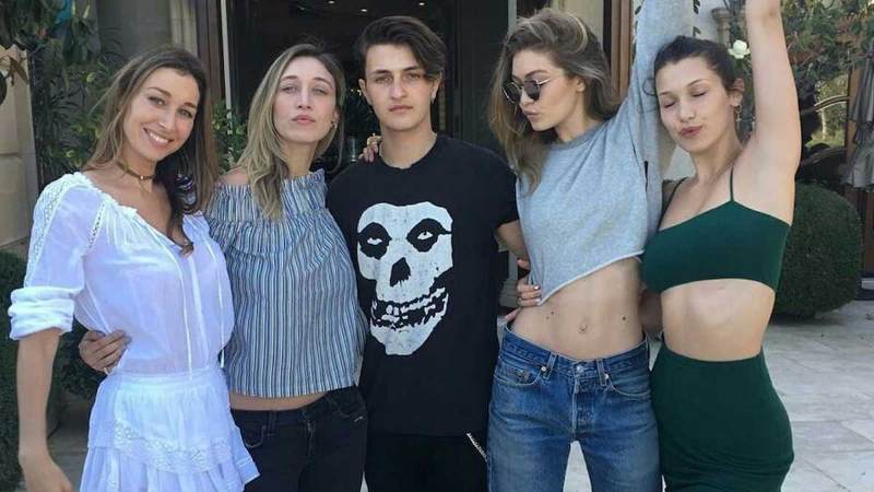 Gigi Hadid with her four siblings