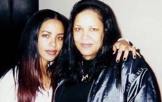 Image of Aaliyah with her mother, Diane Haughton