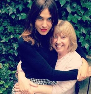 Image of Alexa Chung with her mother, Gillian Chung