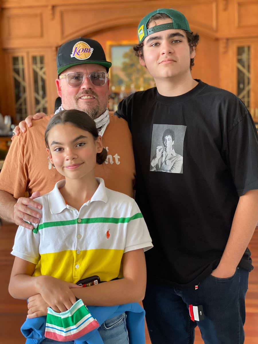 Image of Ariana Greenblatt with her father and brother, Shon and Gavin Greenblatt