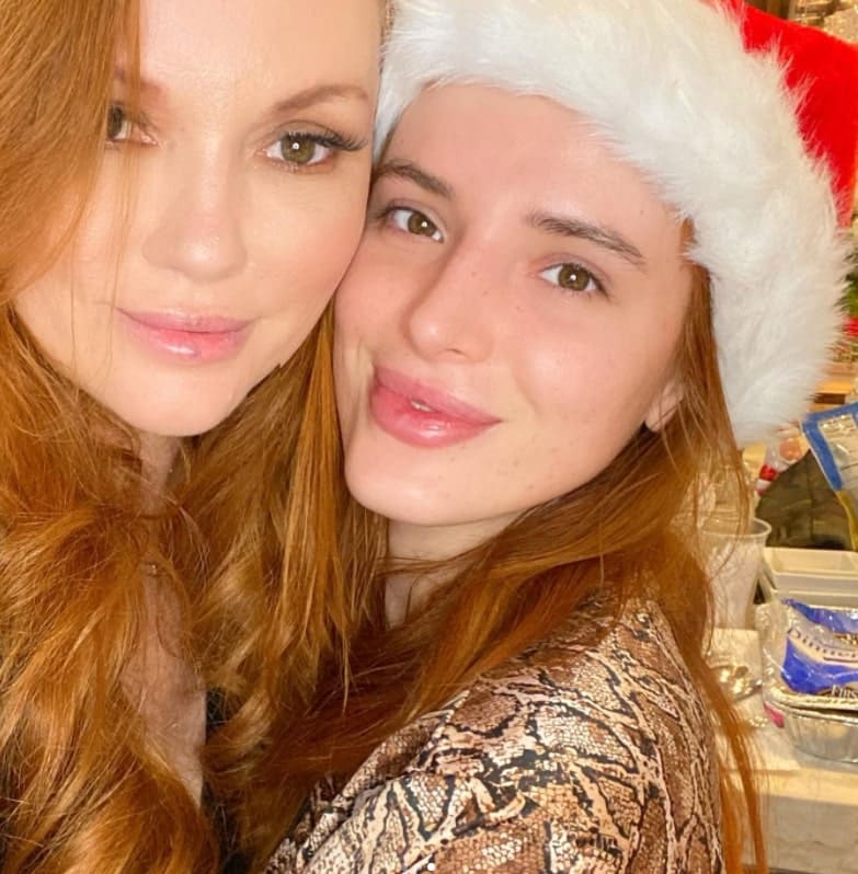 Image of Bella Thorne with her mother, Tamara Thorne