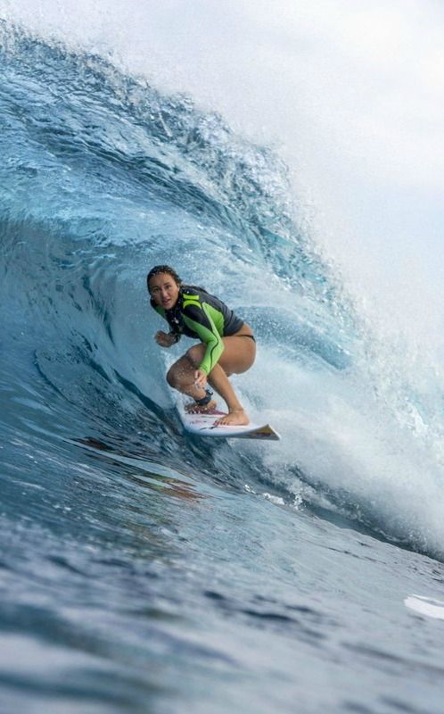 Image of Carissa Moore surfing