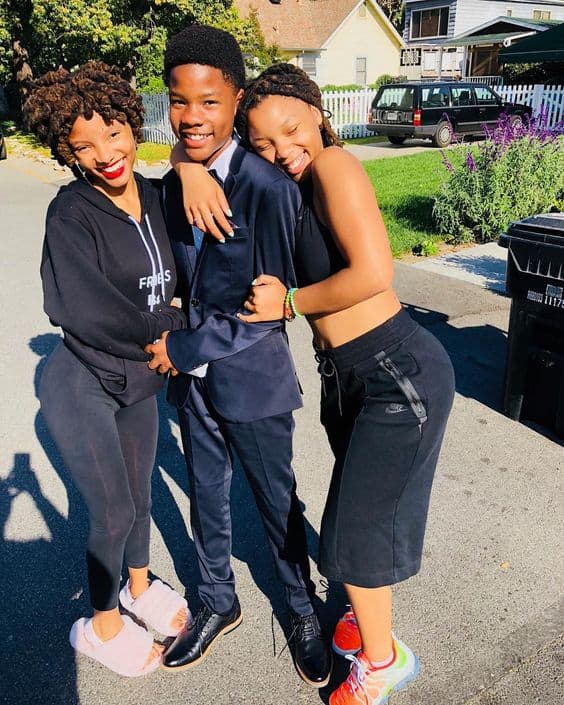 Image of Chloe and Halle with their brother, Brandon Bailey