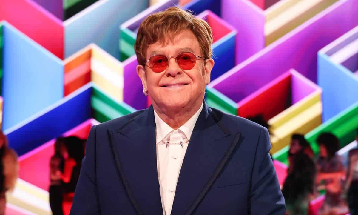 Image of the famous singer and pianist elton john 