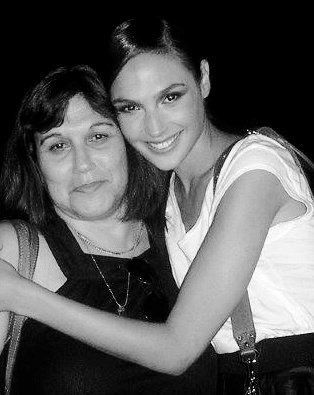 Image of Gal Gadot with her mother, Irit Gadot