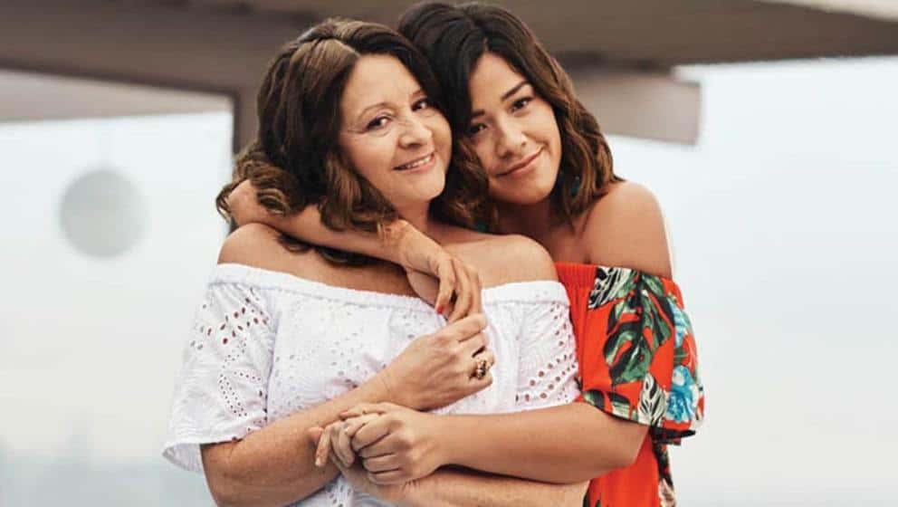 Image of Gina Rodriguez with her mother, Magali