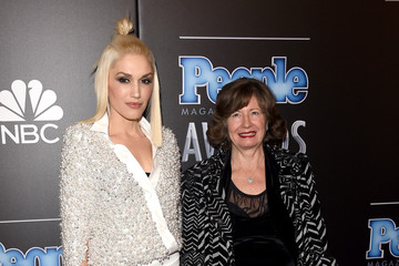 Image of Gwen Stefani with her mother, Patti Flynn
