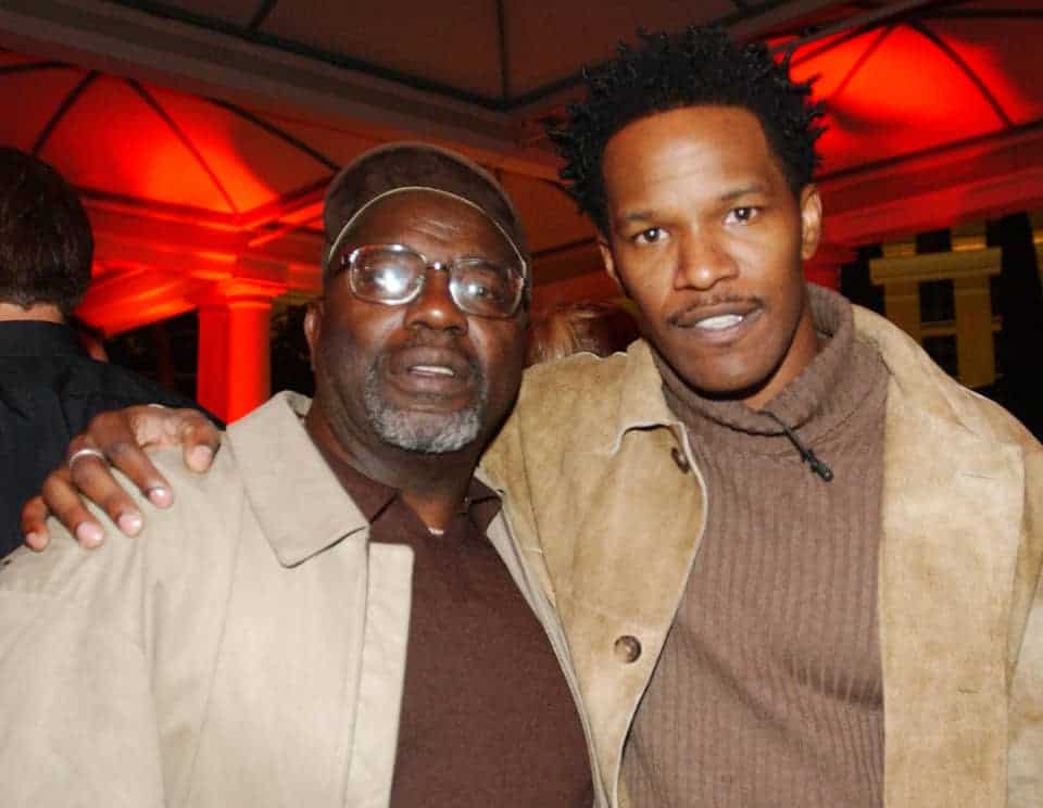 Image of Jamie Foxx with his father 