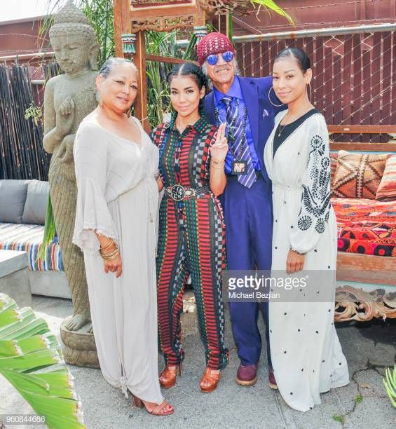 Image of Jhene Aiko with her family