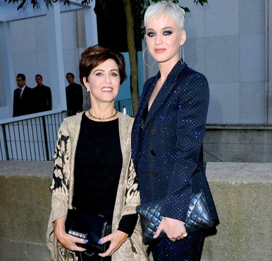 Image of Katy with her mother Mary Hudson