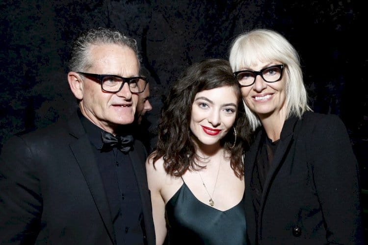 Image of Lorde with her parents, Vic O’Connor and Sonja Yelich