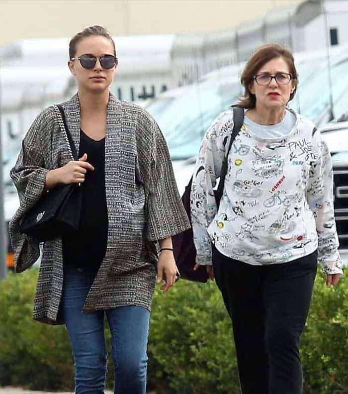 Image of Natalie Portman with her mother, Shelley Stevens