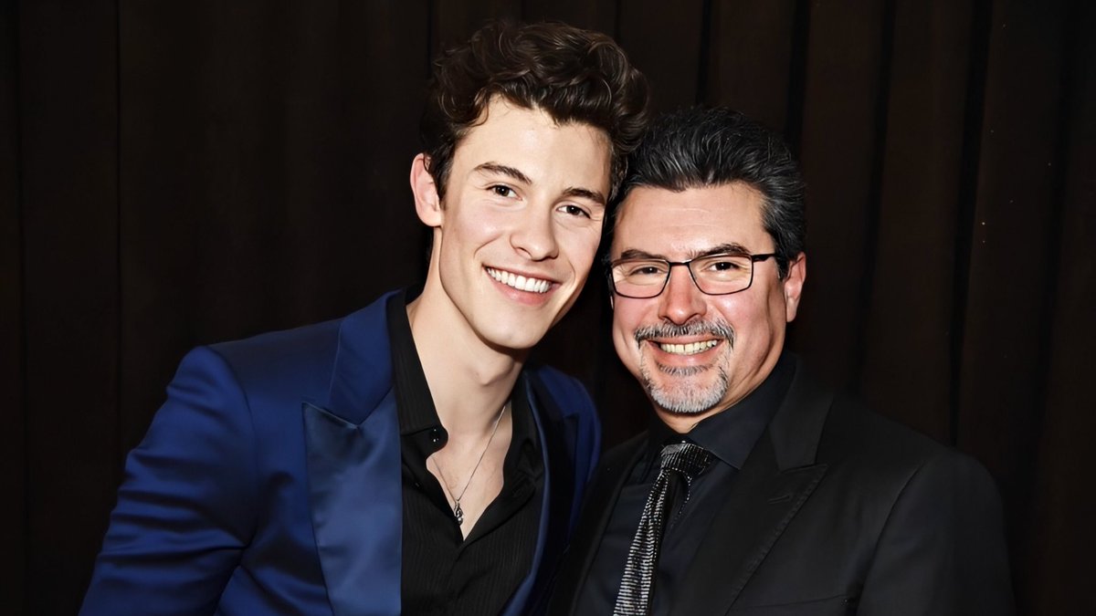 Image of Shawn Mendes with his father, Manuel Mendes