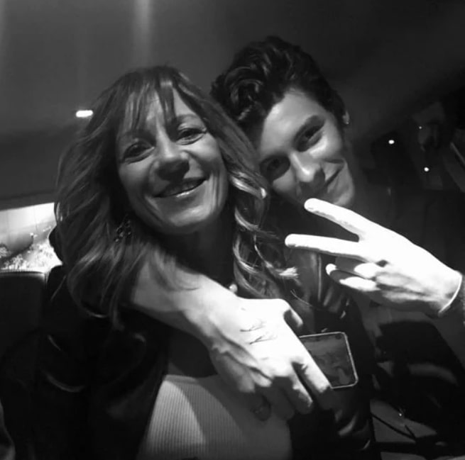 Image of Shawn Mendes with his mother, Karen Mendes