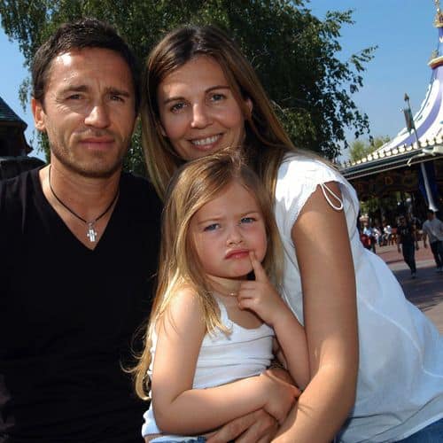Image of Thylane Bondeau with her parents 