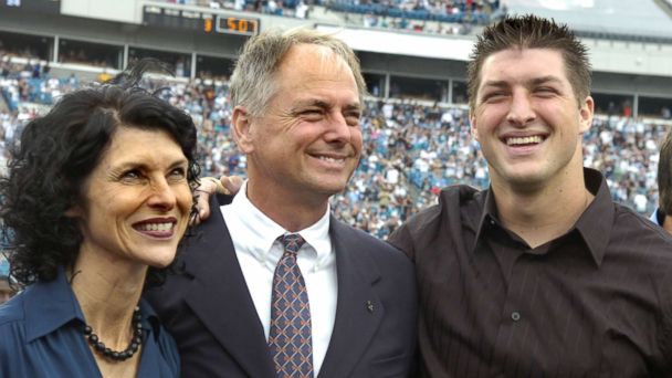 Image of Tim Tebow with his parents, Pamela Elaine and Robert Ramsey Tebow II