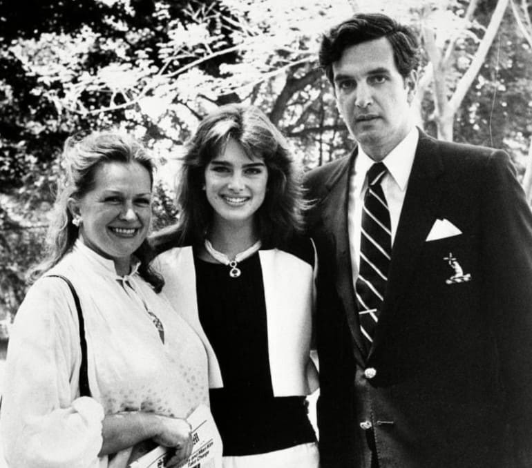 Image of Brooke Shield with her parents, Teri and Francis Alexander Shields