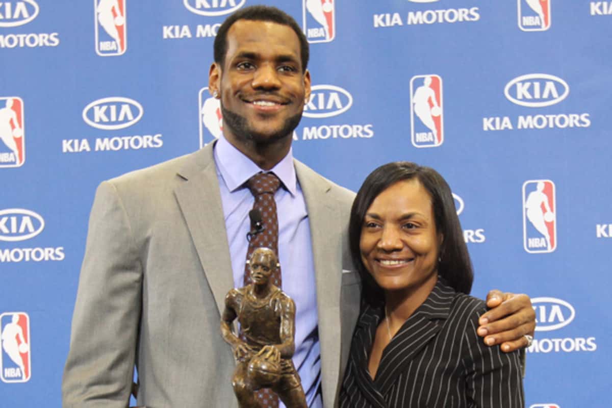 Image of Lebron James with his mother, Gloria Marie James