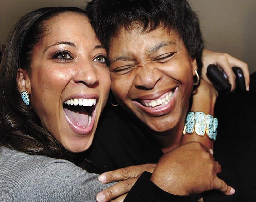 Image of Robin Thede with her mother, Phyllis Thede