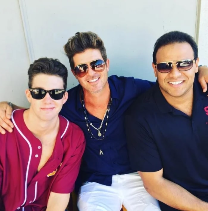 Image of Robin Thicke with his brother, Brennan and Carter