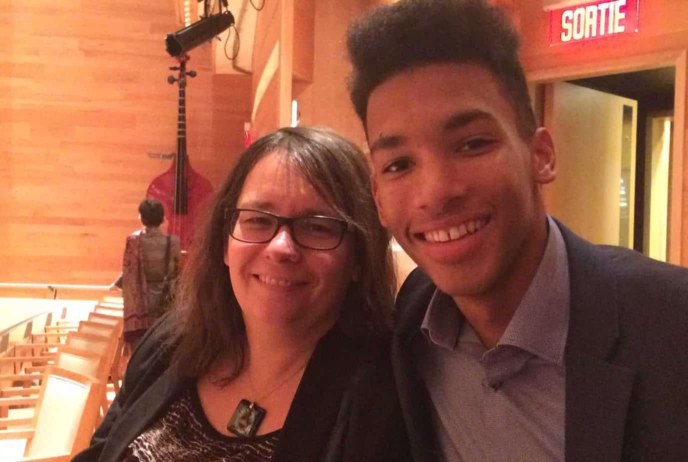 Image of Auger Aliassime with his mother, Marie Auger