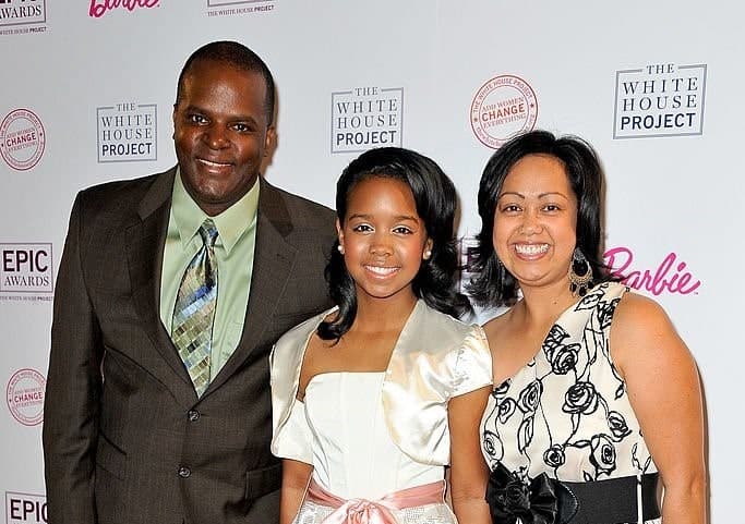 Image of Gabi Wilson with her parents, Agnes and Kenneth Wilson