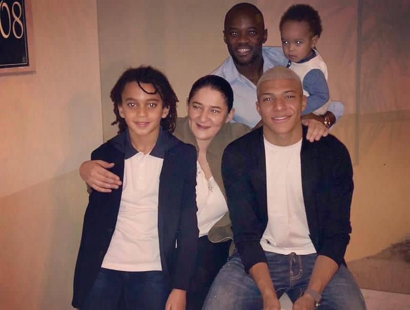 Image of Kylian Mbappé with his family