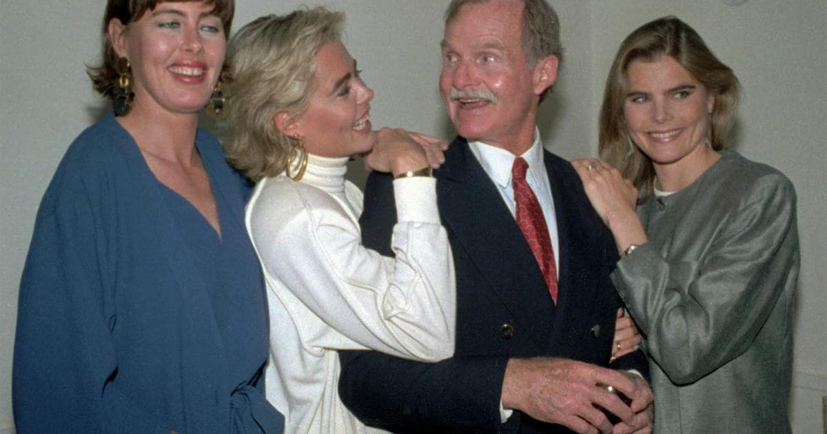 Image of Mariel Hemingway with her father, Jack Hemingway, and her sisters
