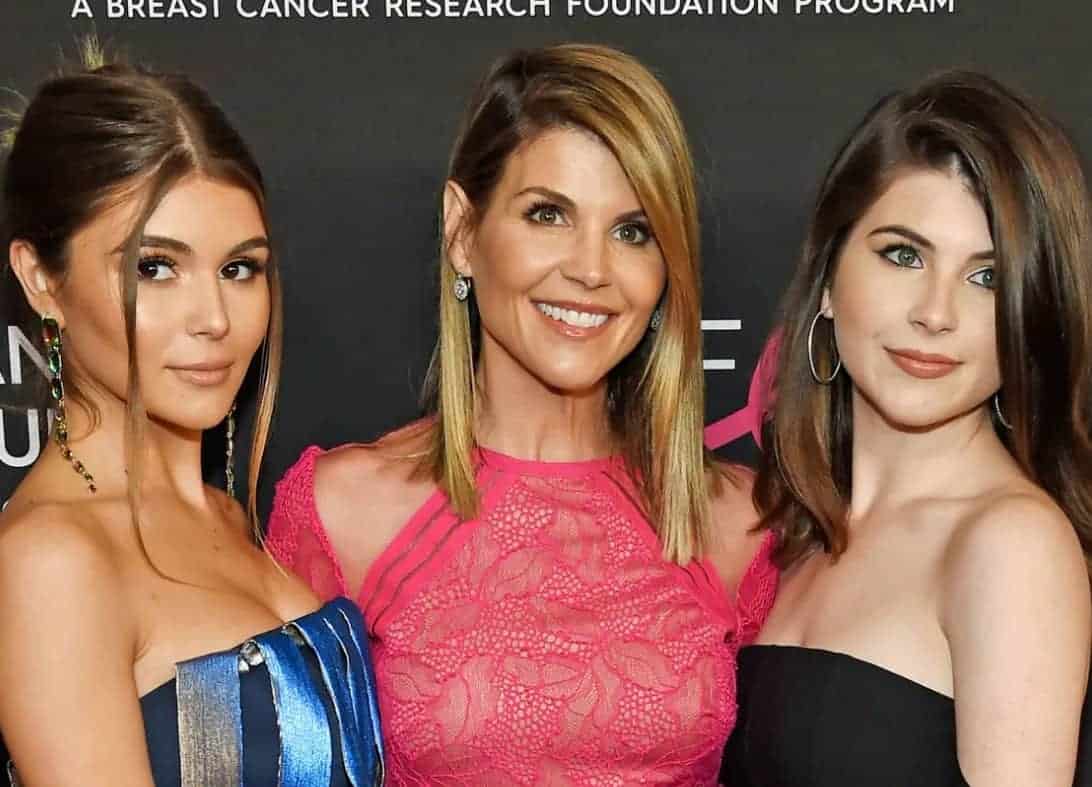 Image of Olivia Jade with her mother and sister, Isabella Giannulli