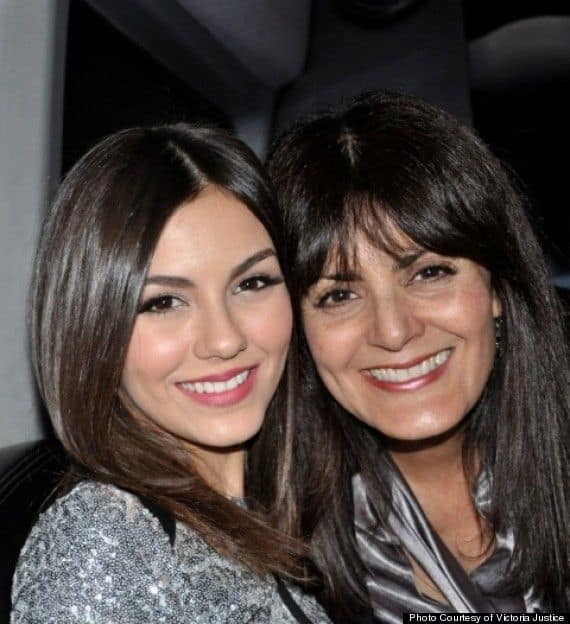 Image of Victoria Justice with her mother, Serene Justice-Reed
