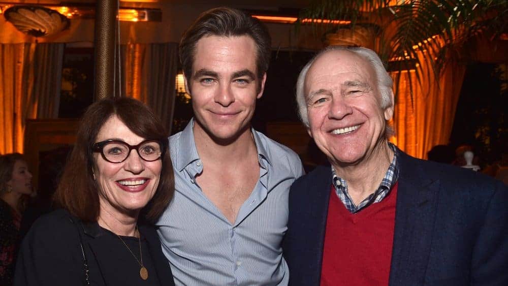 Image of Chris Pine with his parents, Robert Pine and Gwynne Gilford